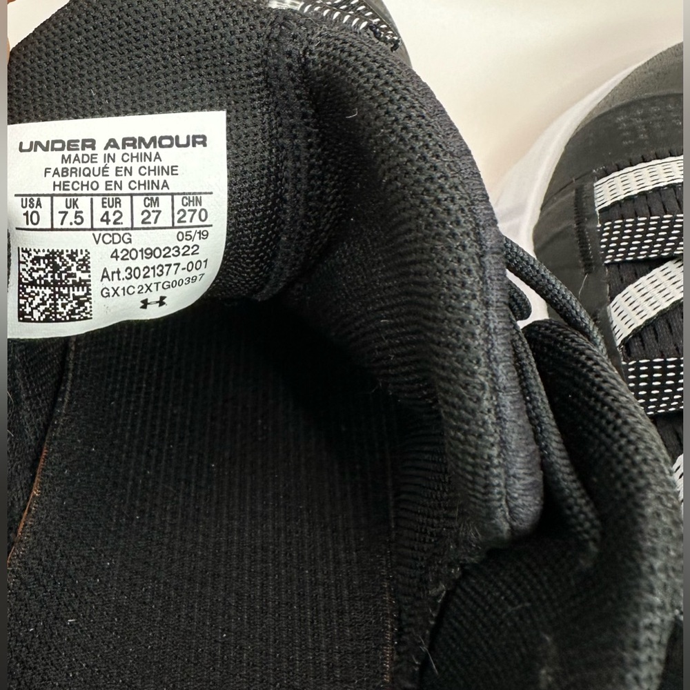 Under Armour Black and White Volleyball Shoes Size 10 *NEW* - Picture 4 of 7